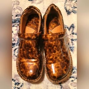 B.O.C. Born Concept Margaret Tortoise Shell Patent Clog size 8 1/2